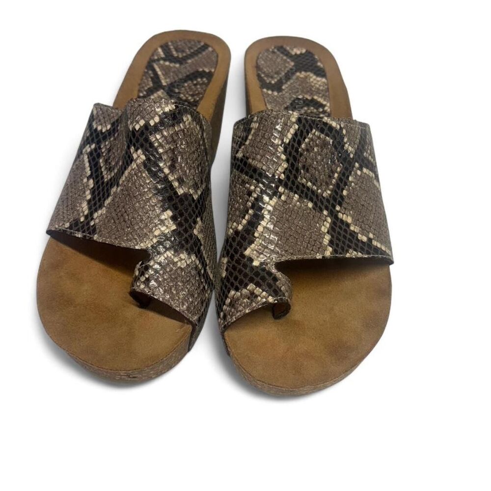 Donald Pliner 9.5B Snakeskin Wedge Heels Y2K Dressy Casual